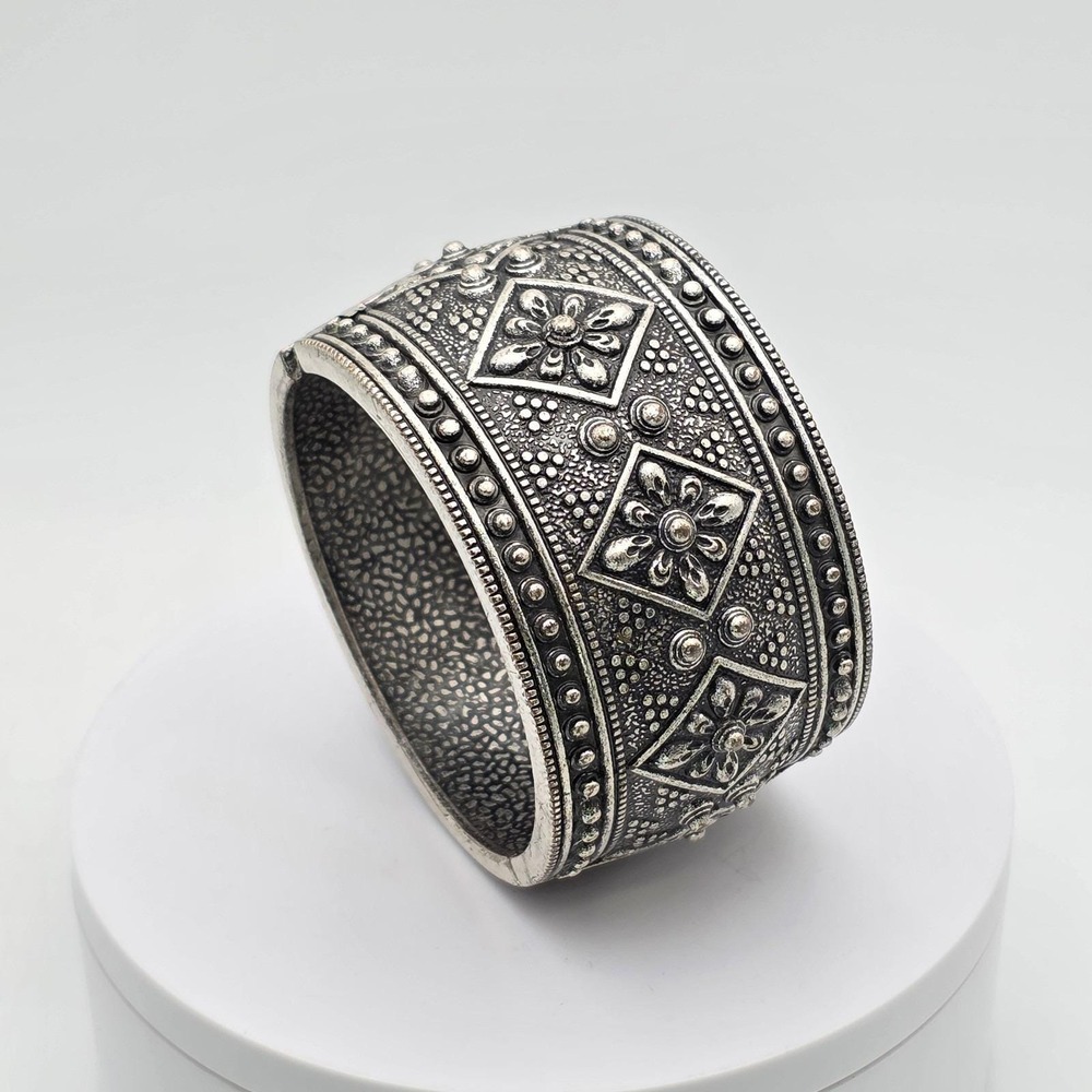 Vintage PREMIER DESIGNS Ornate Bracelet Antiqued‎ Hinged Clamper Boho Striking - Picture 3 of 7